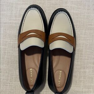 Cole Haan Men's Black and Cream Loafers